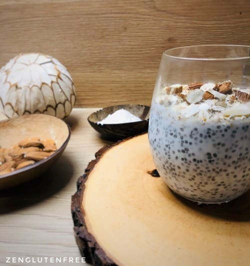 Ceci est une photographie de pudding de chia à la noix de coco-zenglutenfree
