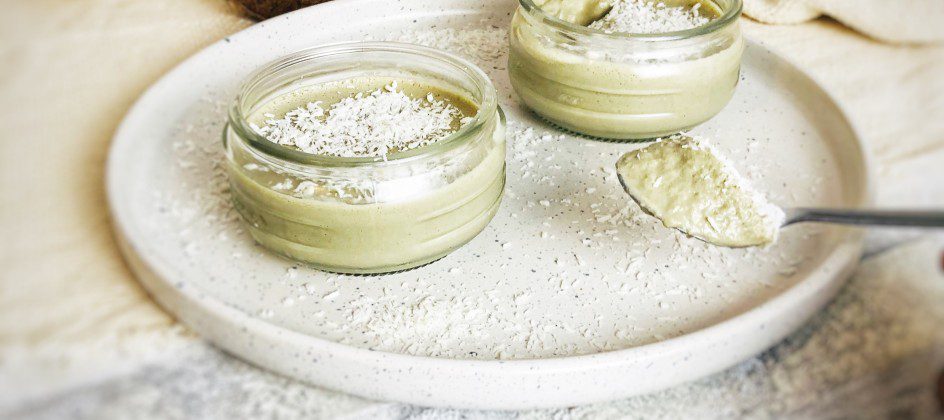 Ceci est une photographie de crème au coco healthy vegan-zenglutenfree