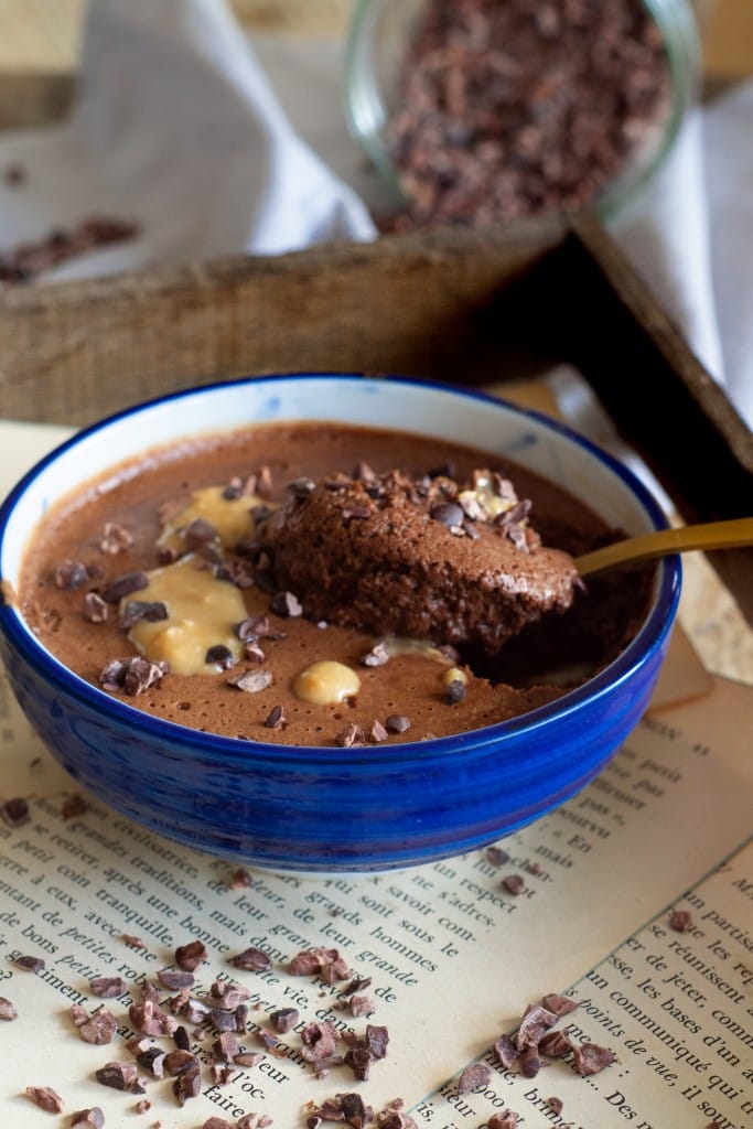 Ceci est une photographie de crème au chocolat vegan et sans gluten-zenglutenfree