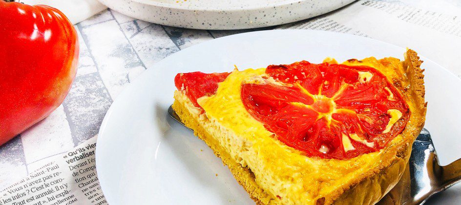 Ceci est une photographie de quiche à la tomate sans gluten-zenglutenfree