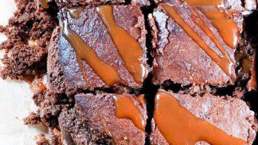 Ceci est une photographie de brownie chocolat cacahuète sans gluten sans œufs et sans lactose-zenglutenfree