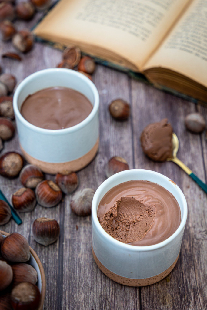 Ceci est une photographie de crème au chocolat vegetale au tofu soyeux-zenglutenfree
