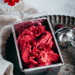 Ceci est une photographie de glace végétale express à la cerise -zenglutenfree