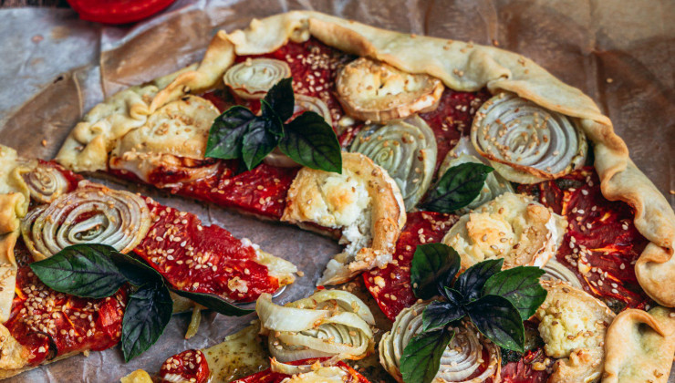 Ceci est une photographie de tarte à la tomate végétarienne sans gluten-zenglutenfree