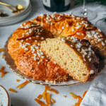 Ceci est une brioche sans gluten elle est dorée, moelleuse,